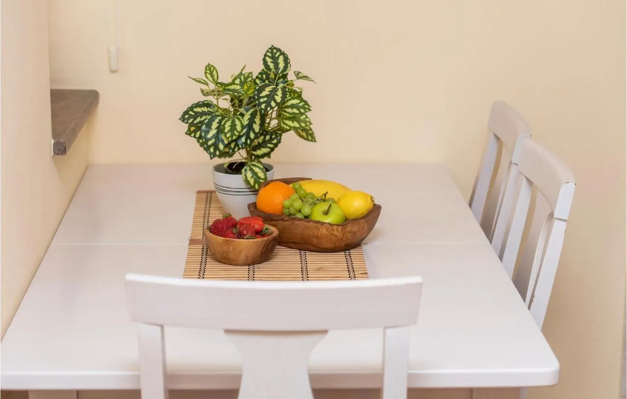 1 Bedroom Beautiful Apartment In Podstrana Croatia