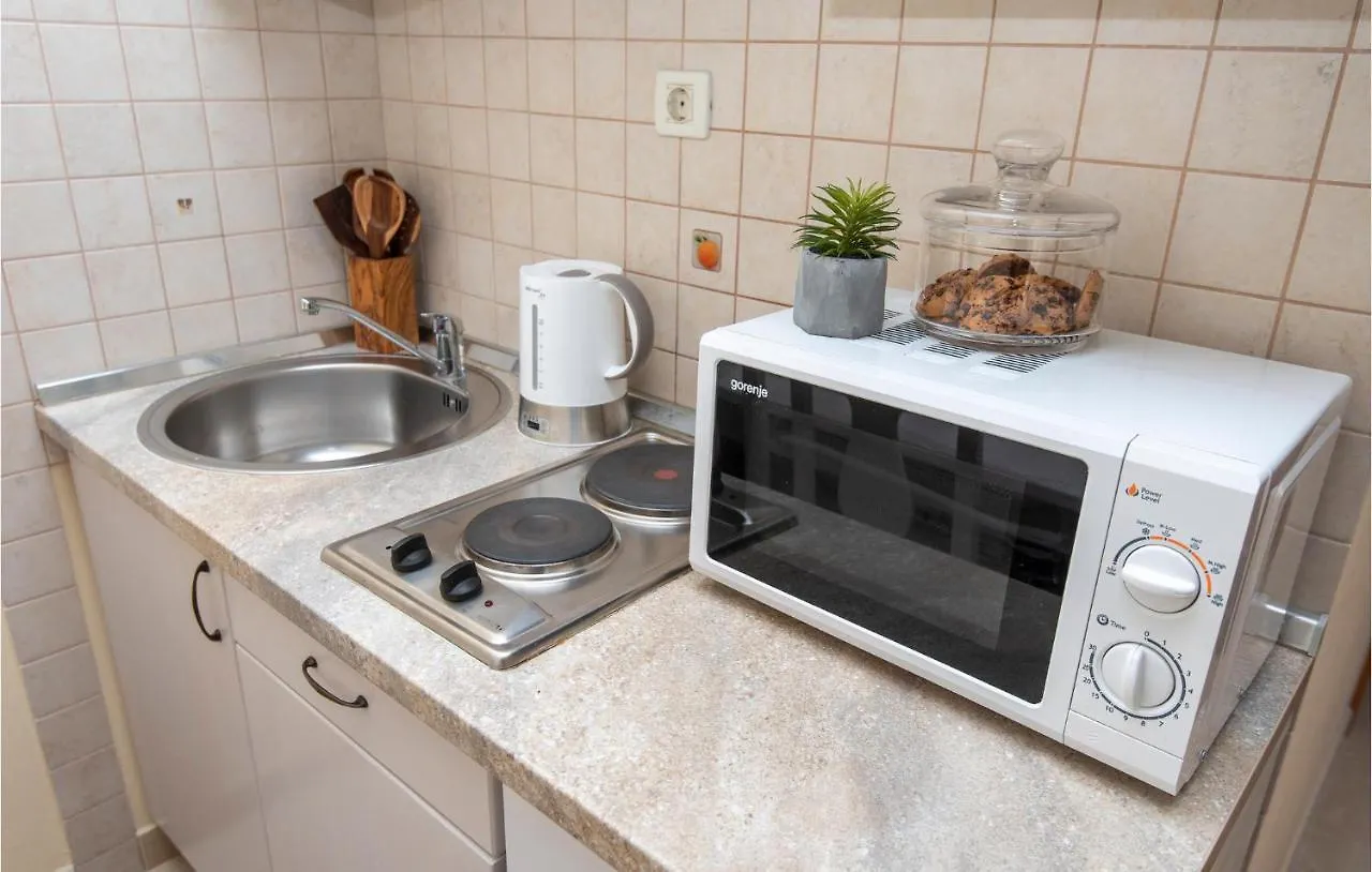 1 Bedroom Beautiful Apartment In Podstrana Croatia