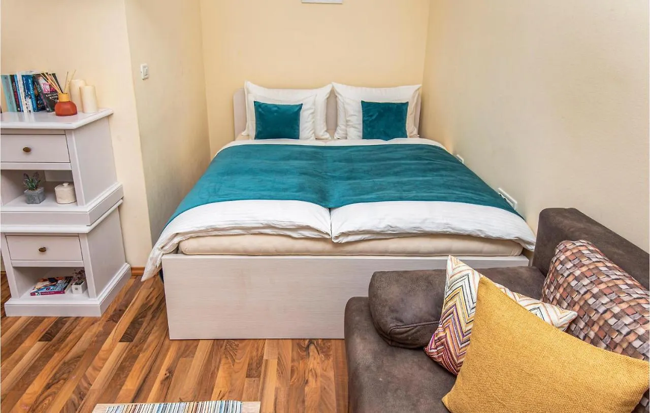1 Bedroom Beautiful Apartment In Podstrana