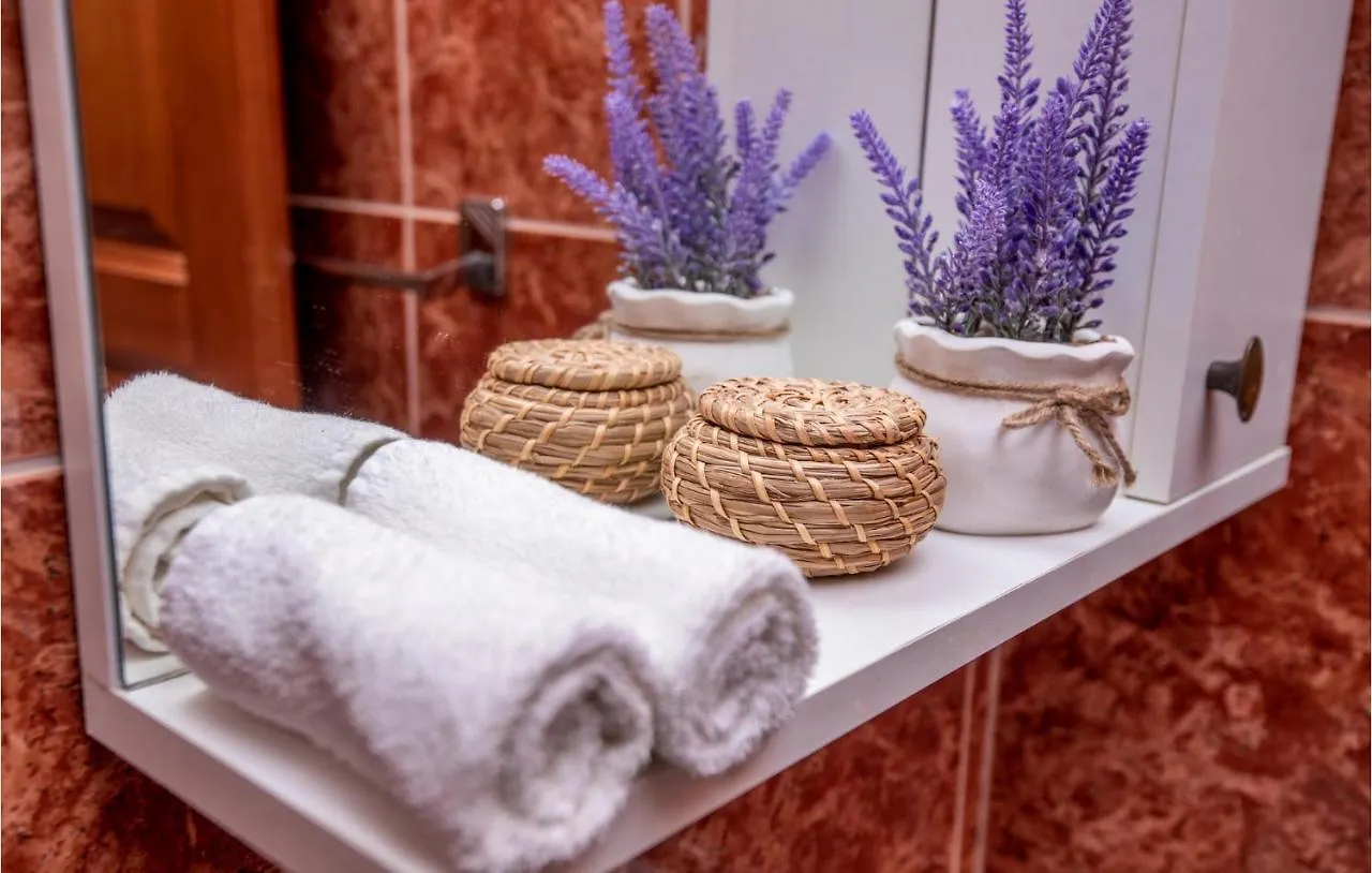 1 Bedroom Beautiful Apartment In Podstrana 0*,  Croatie