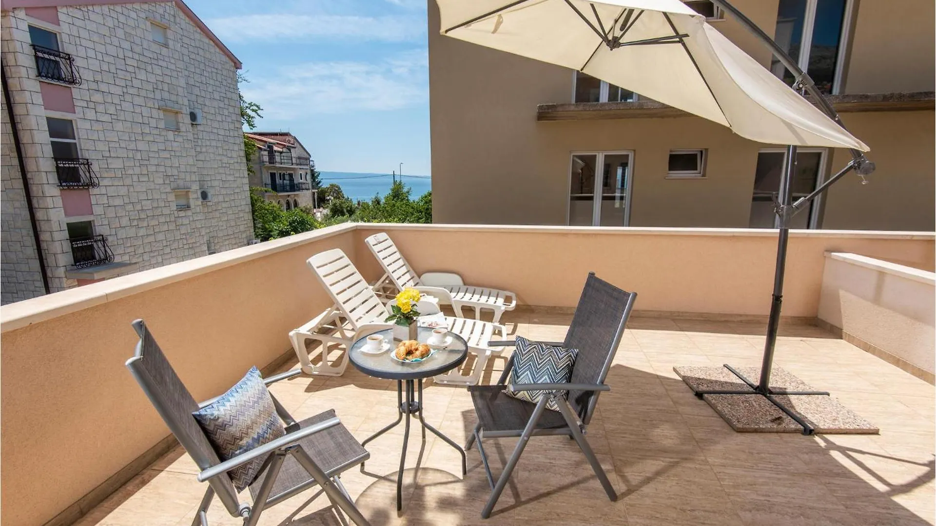 1 Bedroom Beautiful Apartment In Podstrana location